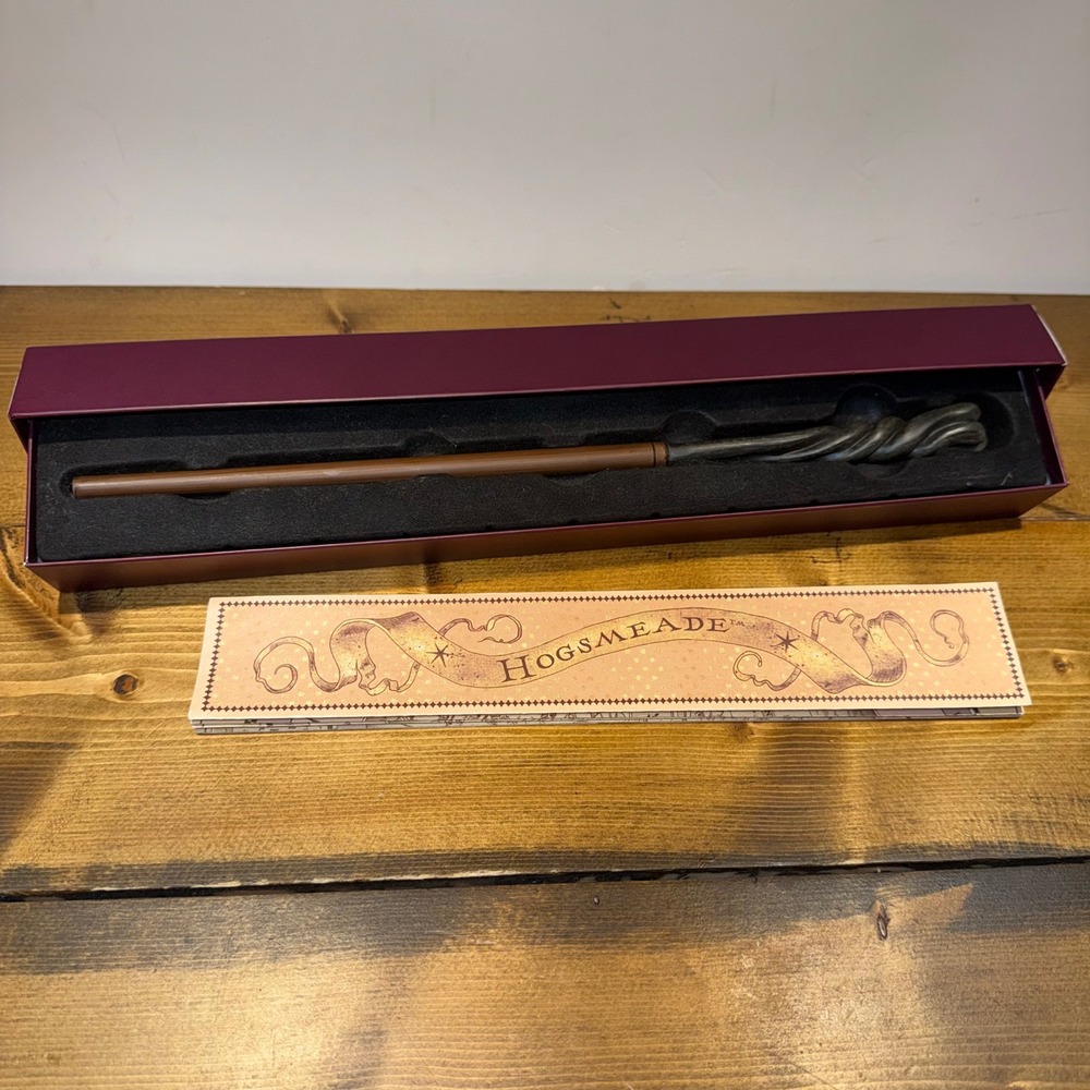 Universal Studios Harry Potter Neville Longbottom‎ Interactive Wand with Box Map